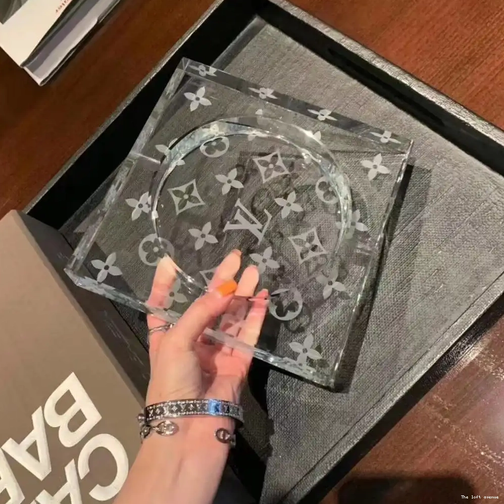 ASHTRAY LV CUSTOM 0702